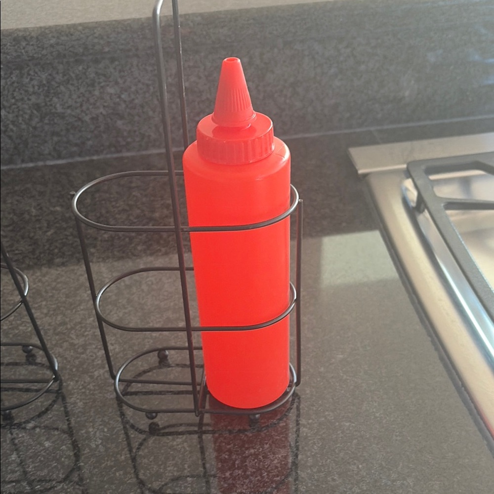 Condiment bottle holder